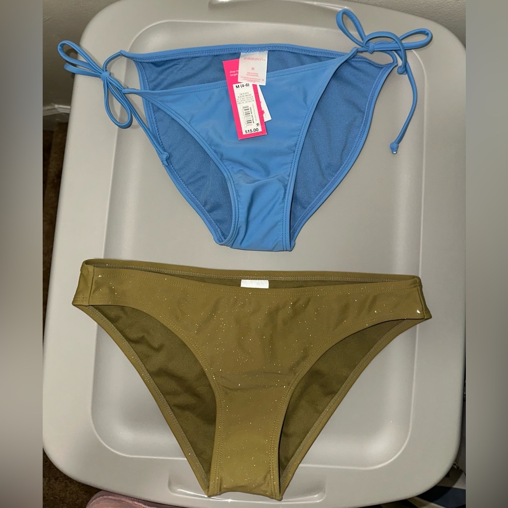 Size medium bikini bottoms. NWT.